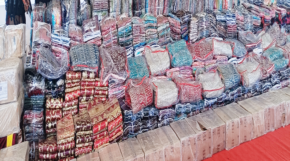 ৫ কোটি টাকার  চোরাই পণ্য আটক