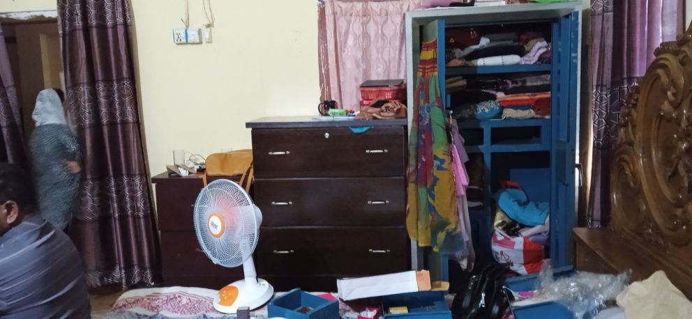 বড়লেখায় থানার পাশেই দিনদুপুরে ডাকাতি