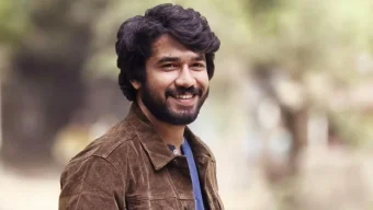 ‘আমার ছবিটা বড় করে প্রিন্ট করো এবং সবচেয়ে পচা জুতাটা নিক্ষেপ করো’