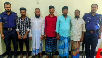 সাদাপাথরে লুট: ২০০০ জনের বিরুদ্ধে মামলা, গ্রেপ্তার ৫