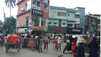 বারুতখানায় একমাস ধরে পানি নেই, সড়ক অবরোধ করে বিক্ষোভ