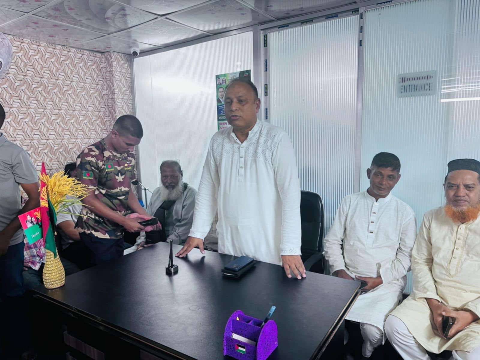 বোরহান উদ্দিন সড়ক নিয়ে তীব্র ক্ষোভ প্রকাশ করলেন এমরান চৌধুরী