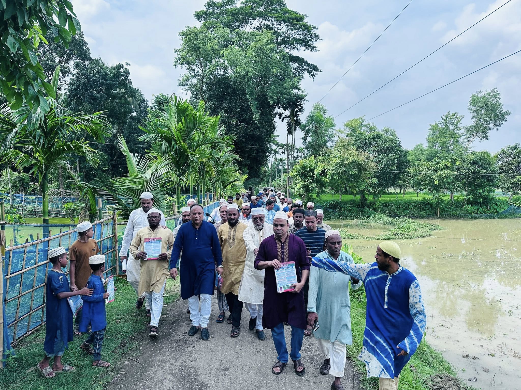 জনদুর্ভোগ সৃষ্টিকারী রাস্তা পরিদর্শণে এমরান চৌধুরী