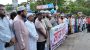 জৈন্তাপুরে সড়ক সংস্কারের দাবিতে মানববন্ধন