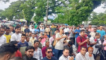 কটালপুর বাজারে খান জামালের গনসংযোগ, লিফলেট বিতরণ