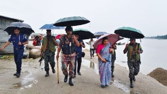 সাদাপাথর ও জাফলংয়ে অভিযান: ১২ হাজার ঘনফুট পাথর জব্দ, ১০০ নৌকা ভাঙচুর