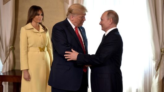 পুতিনকে মেলানিয়ার ব্যক্তিগত চিঠি পৌঁছে দিলেন ট্রাম্প, কী আছে এতে