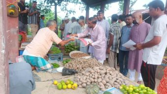 ফেঞ্চুগঞ্জে খান জামালের লিফলেট বিতরণ