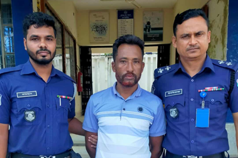 ৪ হাজার পিস ইয়াবাসহ গ্রেফতার ১