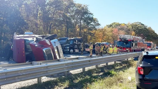 উগান্ডায় ওভারটেকিংয়ের সময় দুই বাসের সংঘর্ষে ৬৩ জন নিহত