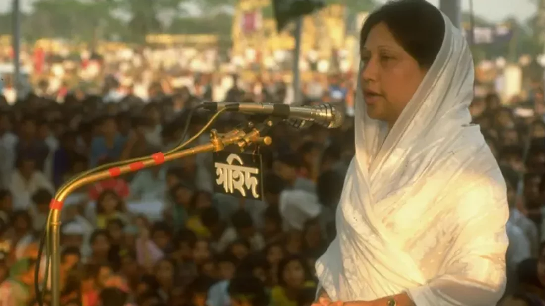 গৃহবধূ থেকে যেভাবে বাংলাদেশের ইতিহাসে অন্যতম নেতা হয়ে উঠেন খালেদা জিয়া