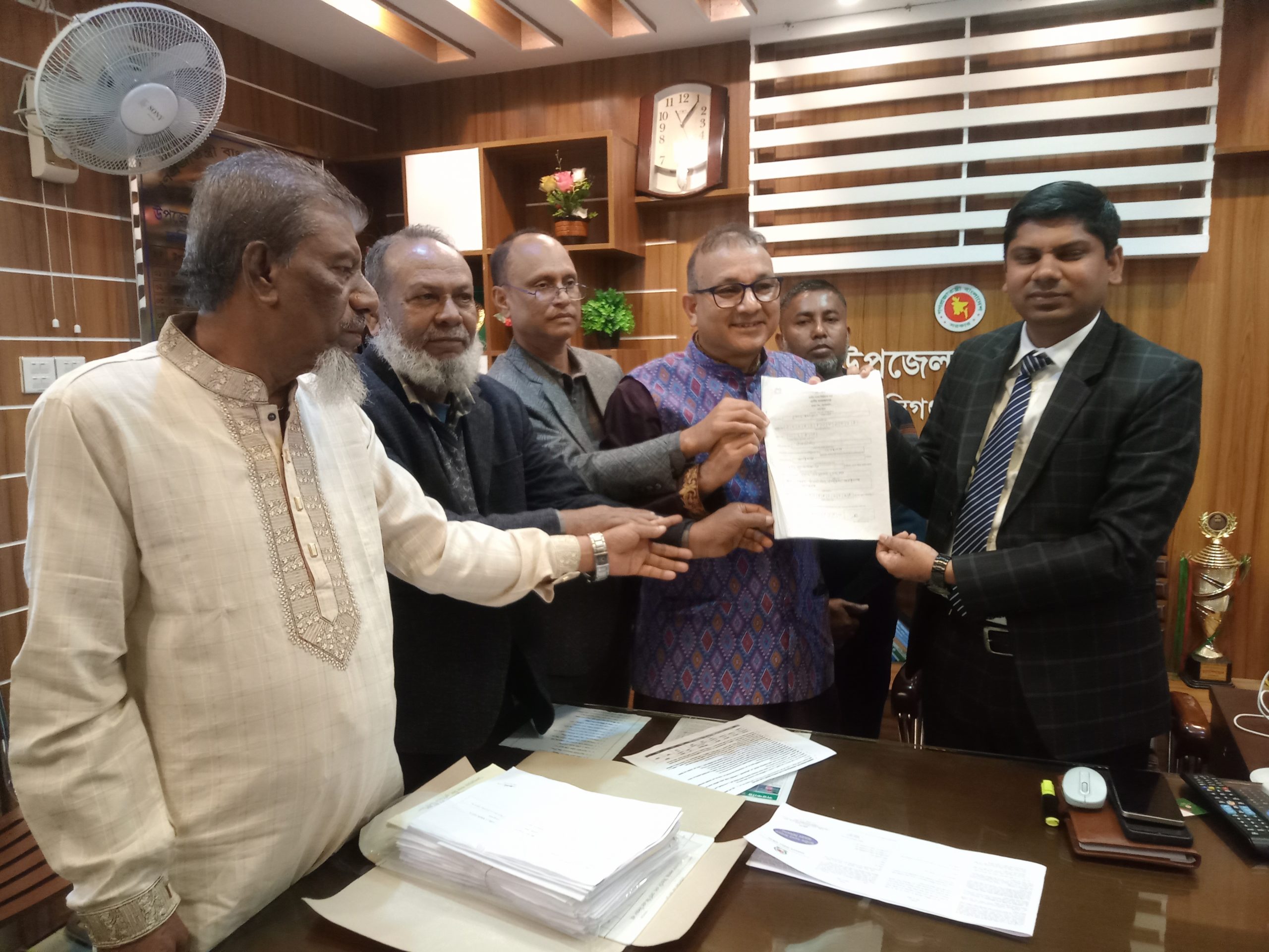 নির্বাচিত হলে স্বাস্থ্য ও যোগাযোগসহ যুগোযোগী পদক্ষেপ নেব- ব্যারিষ্টার আনোয়ার