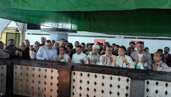 দুই ওলির মাজার জিয়ারত করলেন তারেক রহমান