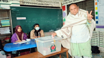 ভোট দিয়ে যে অভিযোগ করেছেন এমরান চৌধুরী