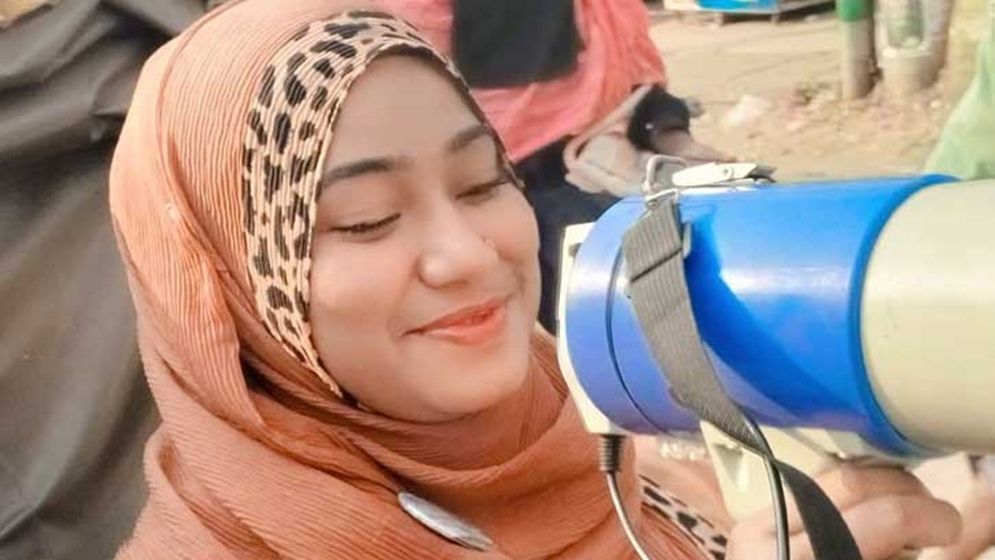 মহিলা দল নেত্রীর ঝুলন্ত লাশ উদ্ধার