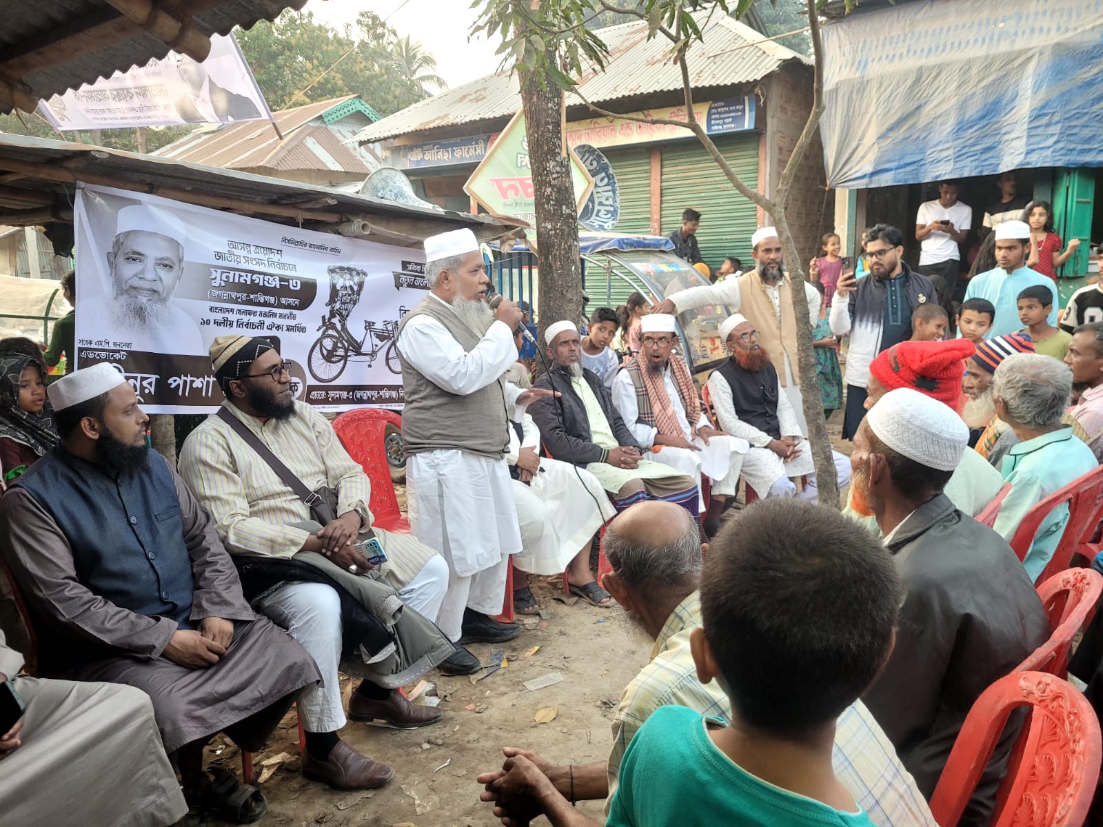 শান্তিগঞ্জে শাহীনুর পাশা চৌধুরীর ব্যাপক গণসংযোগ ও উঠান বৈঠক