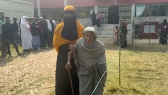 জকিগঞ্জে ভোট দিতে আসেন শতবর্ষী নারী