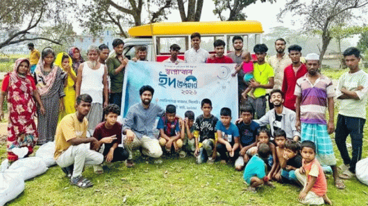 সুবিধাবঞ্চিত মানুষের মাঝে দ্বিতীয় ধাপে শাবি ‘স্বপ্নোত্থান’র ঈদবস্ত্র বিতরণ