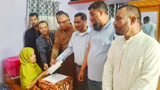 সাংবাদিক তুরাবসহ জুলাই শহিদদের পরিবারের পাশে এমপি এমরান চৌধুরী