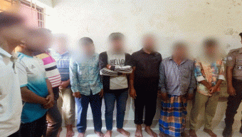 চোরাই পণ্যসহ গ্রেপ্তার ৯