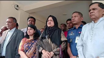 স্বাস্থ্য কেন্দ্র পরিদর্শনে এমপি লুনা